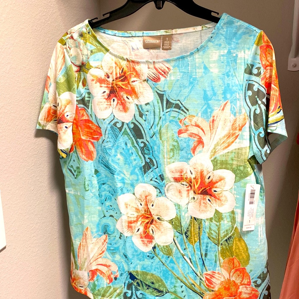 Chicos Woman’s top NWT size 1
